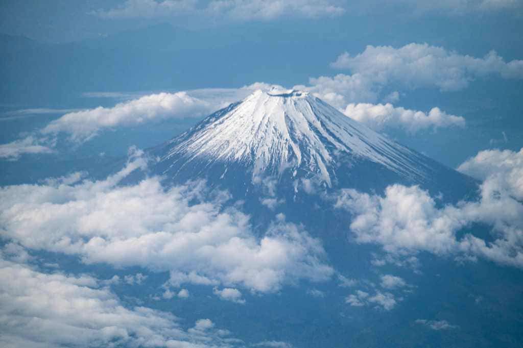 גשם של פלסטיק: חוקרים מצאו מיקרופלסטיק בעננים