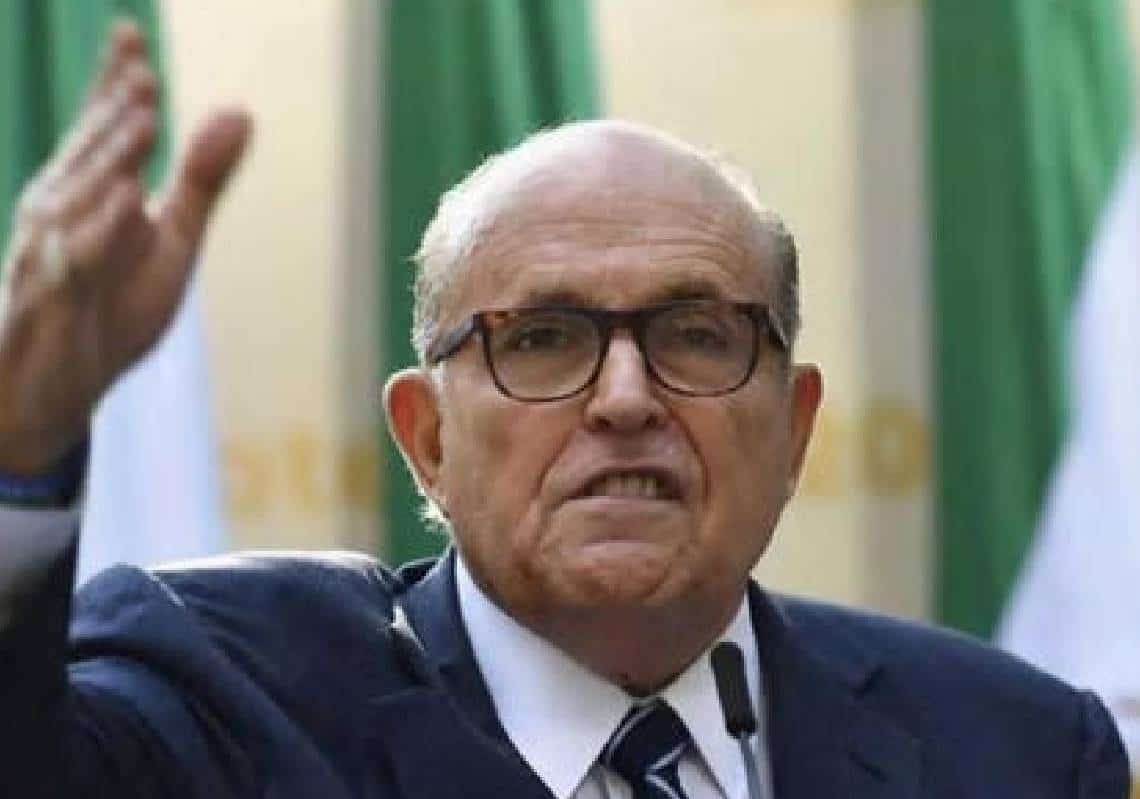 "צריך לשלם לו": מקורבת של ג'וליאני דרשה מטראמפ לשלם ולהעניק לרודי חנינה כללית ואת מדליית החירות הנשיאותית