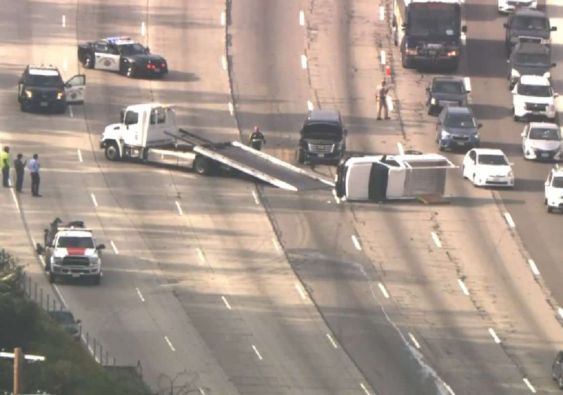 לפנות בוקר: תאונת דרכים הובילה לשיבושים כבדים בכניסה לוואלי לוס אנג'לס