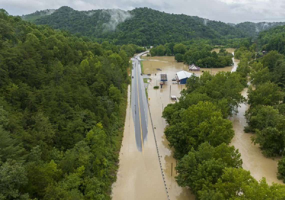 לפחות 25 הרוגים בשיטפונות הענק בקנטקי