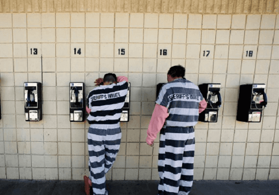 קליפורניה: אלפי שיחות בין אסירים לפרקליטיהם הוקלטו בניגוד לחוק