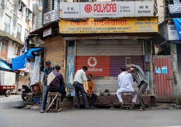 תספורת ברחוב, פדיקור בחנייה: קליפורניה בהכרזה מפתיעה - מכוני עיצוב שיער וטיפוח נפתחים מחדש, אך באופן שלא הכרתם