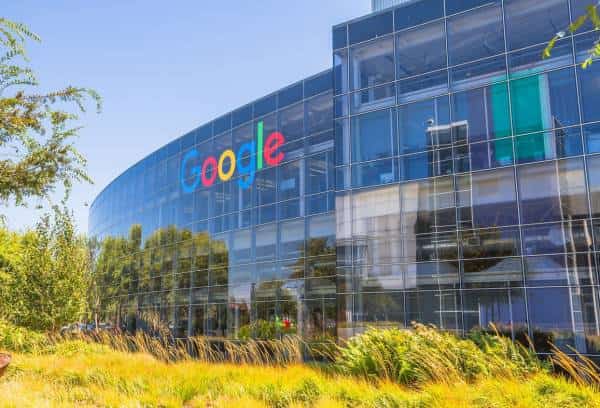 האם גוגל רצחה את אשתו של החוקר הבכיר?