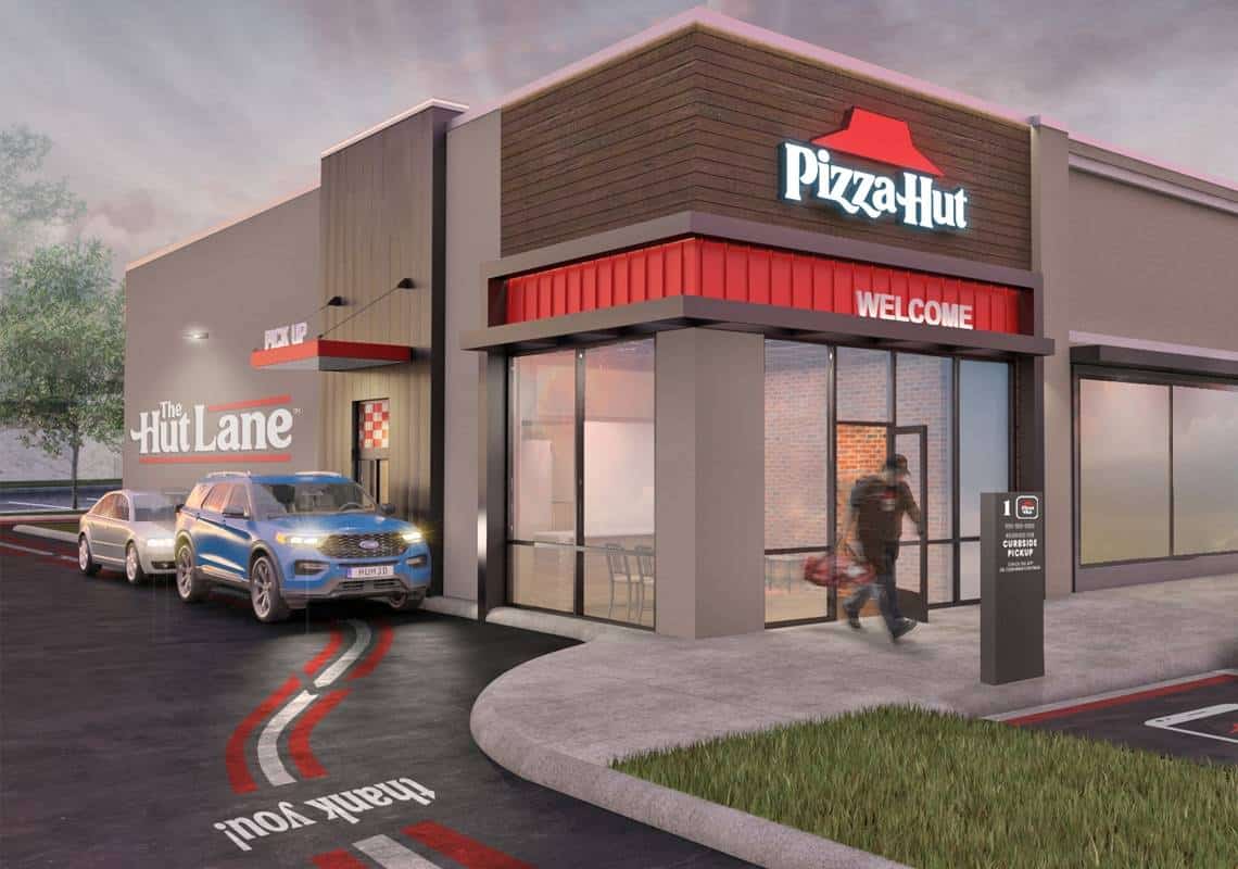 רשת פיצה האט הודיעה על שינוי משמעותי: נתיבי 'דרייב ת'רו' יתווספו ל-1,500 סניפים בארה"ב