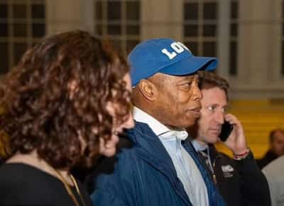 ראש עיריית ניו יורק: מעצר תלמיד תיכון במנהטן לא ירתיע מהגרים בעיר 