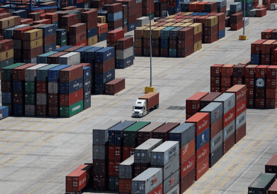 כלכלנים צופים האטה בצמיחה הכלכלית בעקבות היחסים עם סין