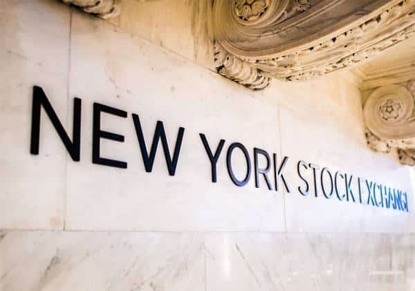 יום הפכפך סיים שבוע מלא בטלטלות בבורסה בניו יורק