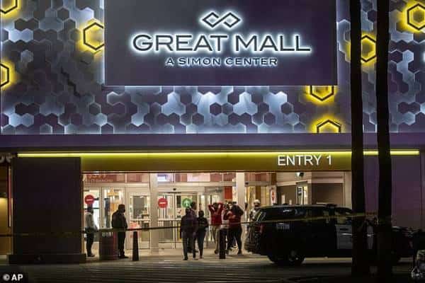 ירי בקניון בקליפורניה: ליל קניות חג המולד הפך לסיוט