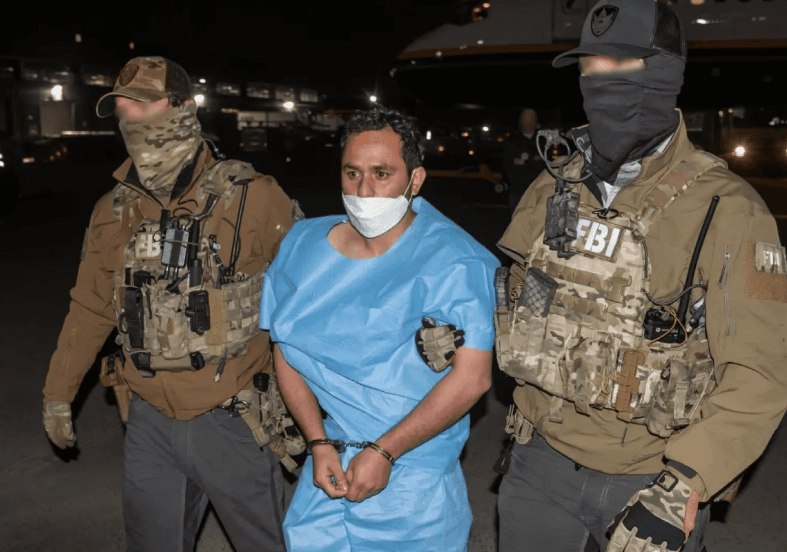 בידי ה-FBI: ארה"ב הביאה למעצר את בכיר דאעש שתכנן את הפיגוע בשדה"ת בפאגניסטן 