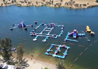 קיץ על המים: פארק המתנפחים הגדול בארה"ב חוזר לקליפורניה