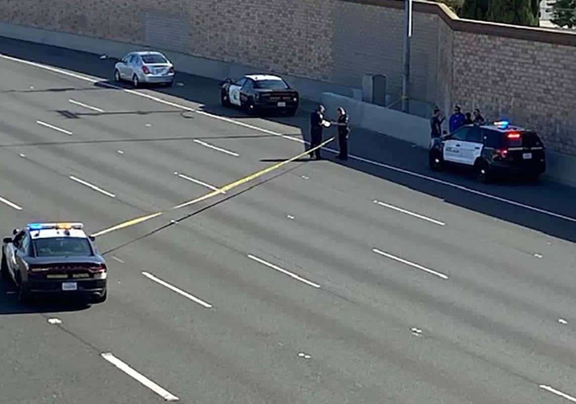 תקרית רוד רייג' קטלנית בדרום קליפורניה: בן 6 נורה בכביש מהיר