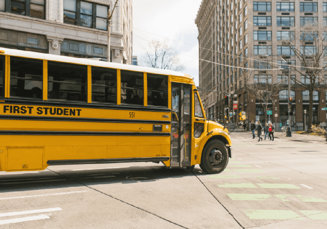 לעיני התלמידים: גבר עלה על אוטובוס בית ספר – ודקר למוות את הנהג