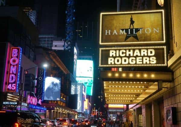 ברודווי תמשיך להישאר סגורה לזמן הקרוב - כך תוכלו לראות מחזות זמר אונליין 