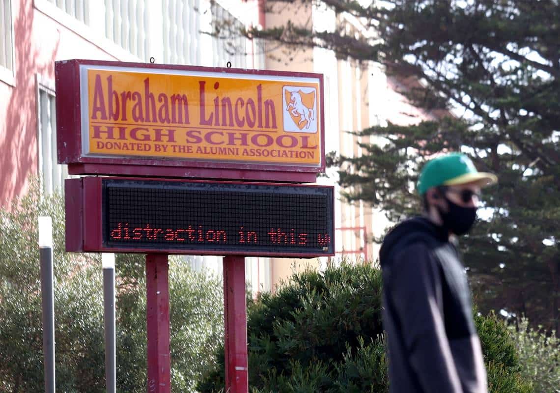 עיריית סן פרנסיסקו נגד משרד החינוך: "קודם שנחזיר את התלמידים לכיתות, אז ננהל דיון על שינוי שמות בתי הספר"