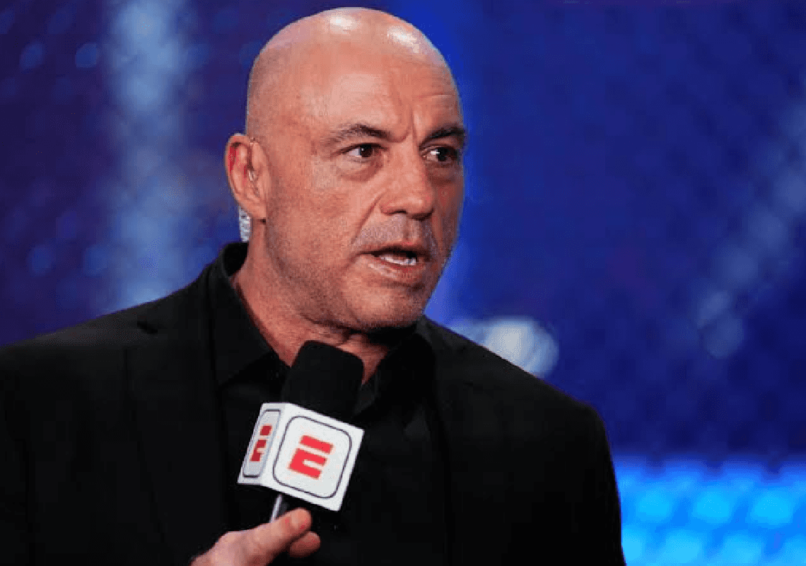 ג'ו רוגן מגן על השיר החדש של קניה ווסט: "הייל היטלר"