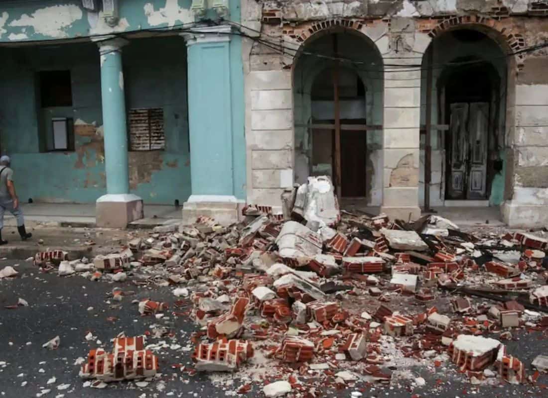 "אסון רודף אסון": רעידת אדמה עוצמתית מכה בקובה השבורה