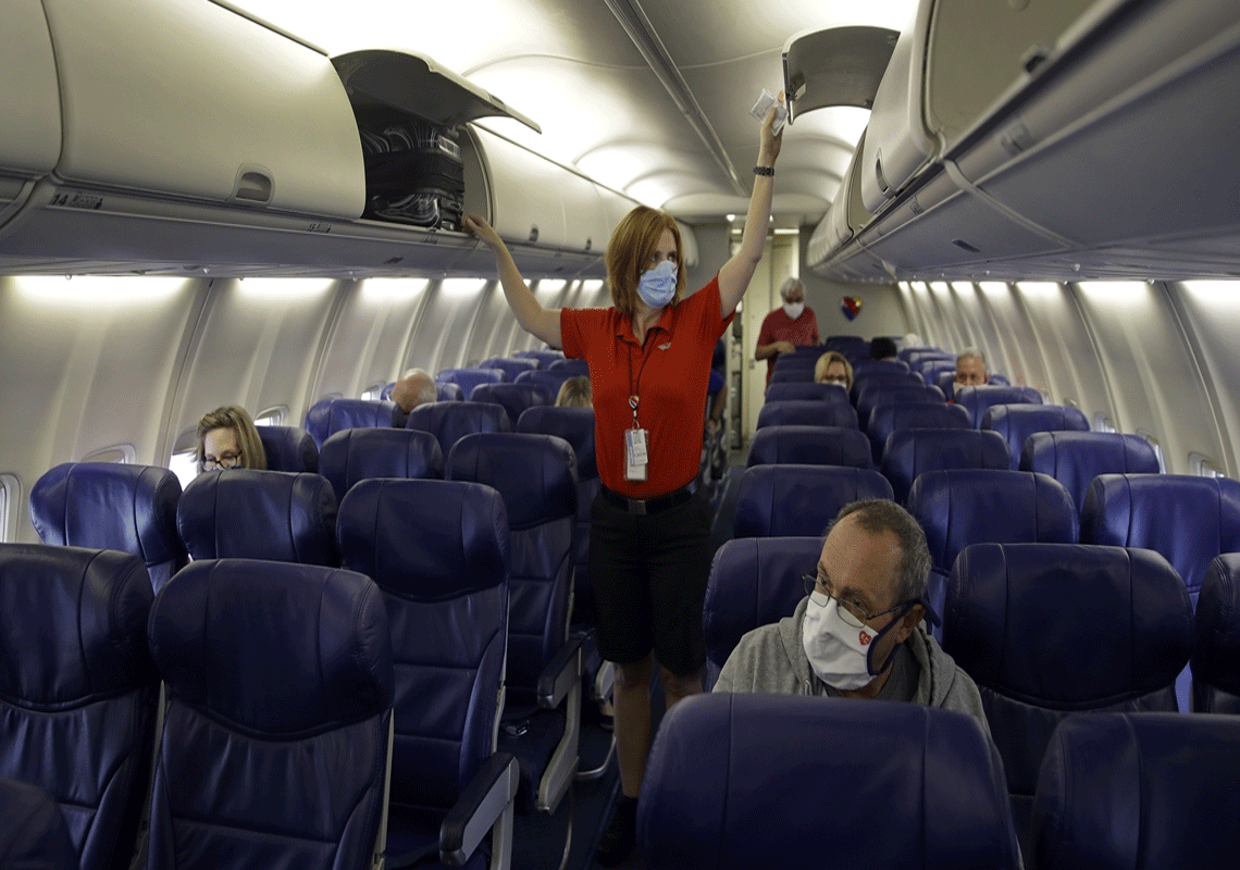 "הנוסעים הולכים לסבול": לקראת טלטלה בעולם התעופה - ארה"ב צפויה להכריז על חובת בדיקת קורונה בכל טיסות הפנים 