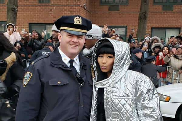 ואנחנו שואלים: מי צריך תרנגול הודו לחג ההודיה אחרי שיש לו סלפי עם ניקי מינאז'?