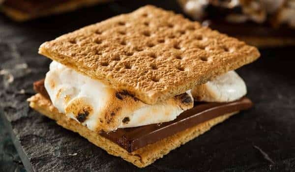 מור אנד ס'מור: מסעדת Gotta Have S’mores משאירה את כל תכניות הדיאטה הרחק מאחור