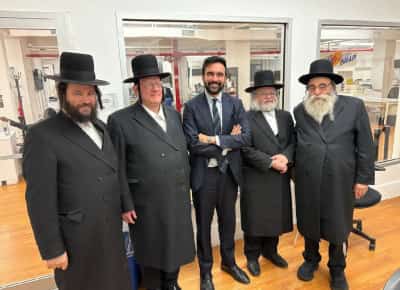 סקר מטלטל בניו יורק: פחות משליש מהמצביעים היהודים מרוצים מממדאני — ורובם מאשימים אותו בגל האנטישמיות
