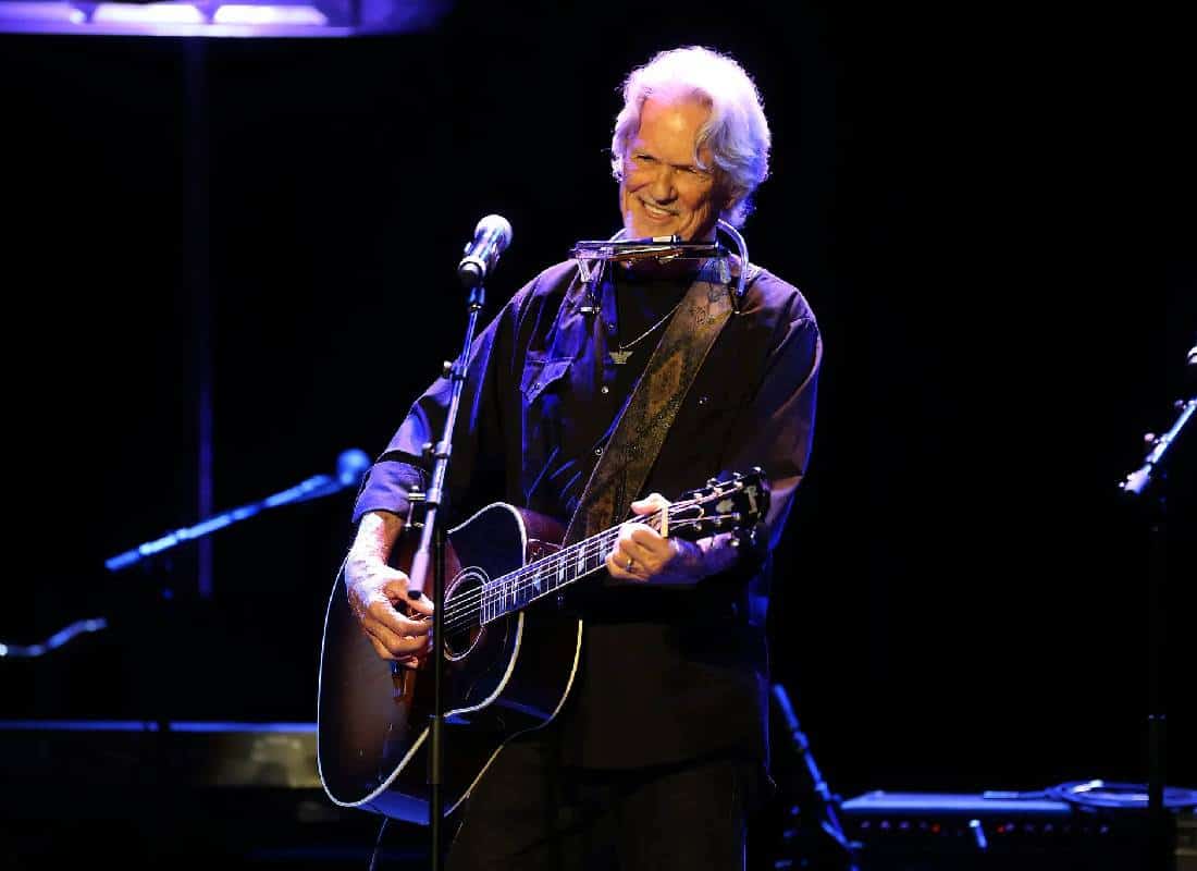 קריס קריסטופרסון, זמר קאנטרי, מלחין ושחקן, נפטר בגיל 88