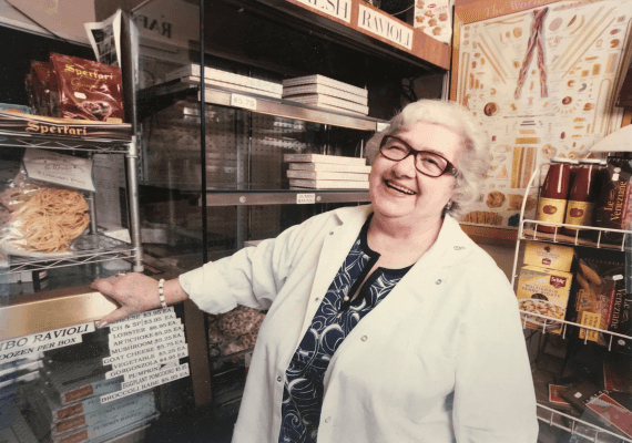  מלכת הפסטה מניו יורק שחידשה את הקולינריה המקומית עם שלל טעמים, נפטרה בגיל  85