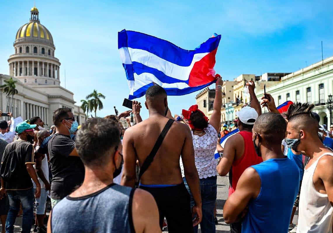 האביב הקאריבי? 90 מיילים מחופי 'קי-ווסט' יתכן ומתבשלת לה מהפכה