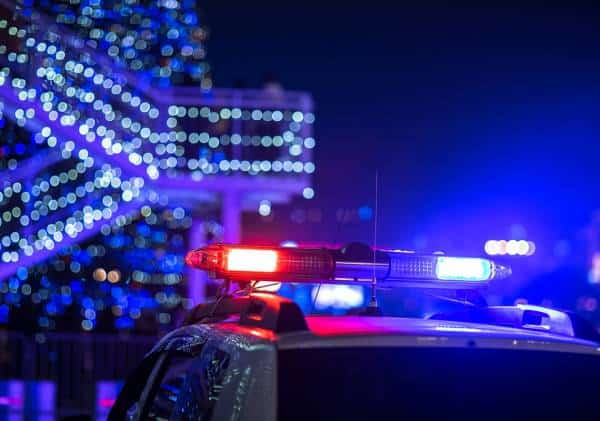 תופעת המסיבות הביתיות בלוס אנג'לס נמשכת: המשטרה פשטה על בית בוודלנד הילס