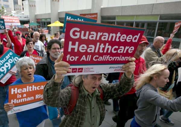 קליפורניה תממן ביטוח בריאות למהגרים לא-חוקיים