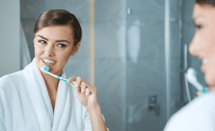 בהיריון? כדאי שתחליפי למשחת שיניים נטולת פלורואיד
