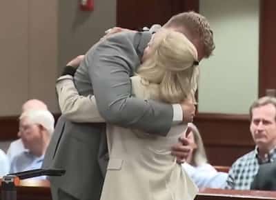 רגע מרגש בבית משפט: אלמנה חיבקה את רוצח בעלה ואמרה: אני סולחת לך