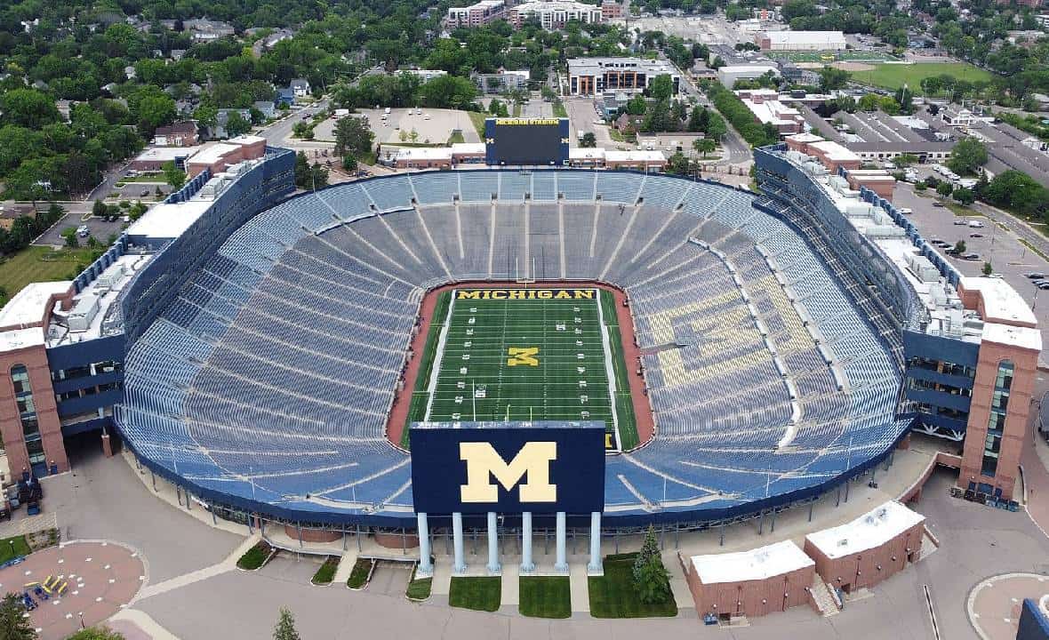 שליטה אמריקאית: ‏אלה 10 האצטדיונים הגדולים בעולם‏