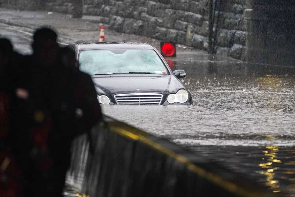 ניו יורק מתחת למים: "היום הגשום ששבר שיאים היסטוריים"