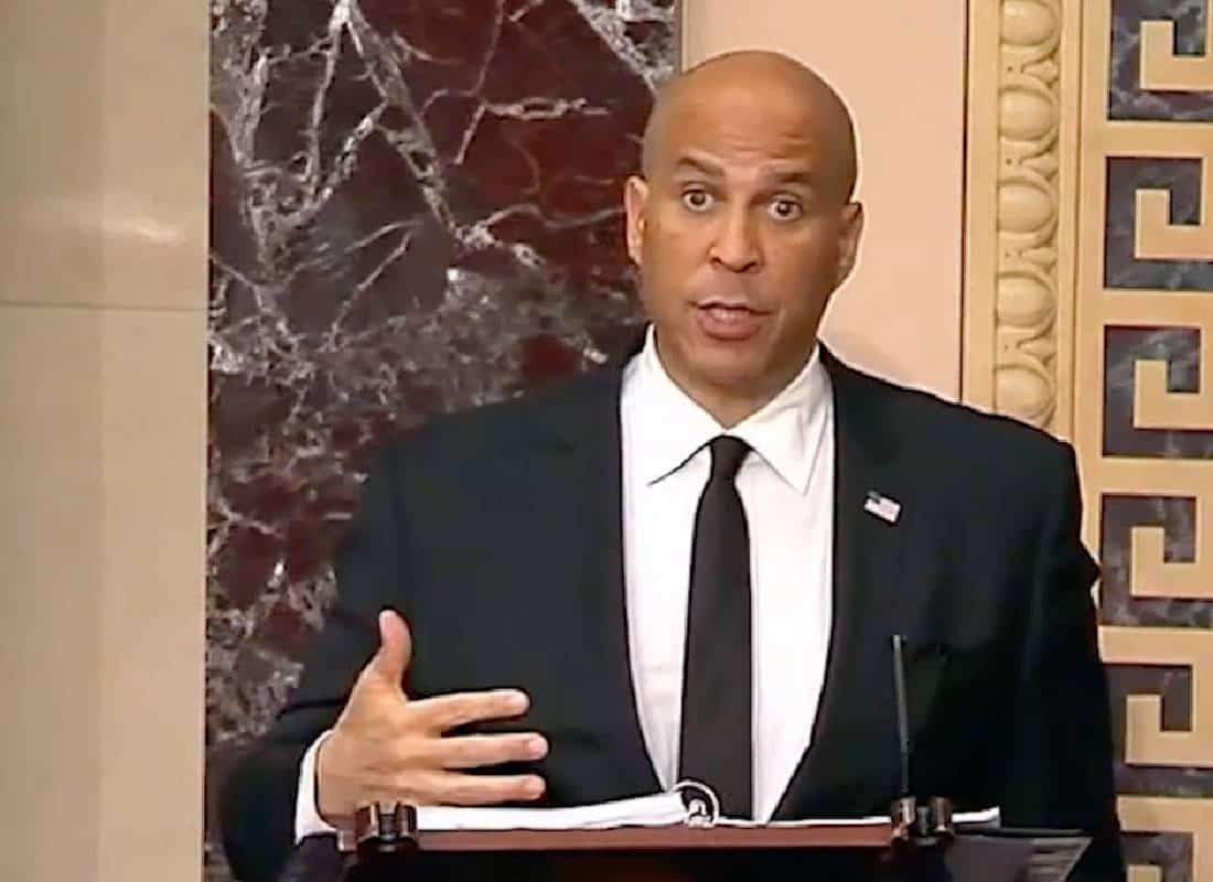 שיא חדש בסנאט: קורי בוקר נאם למשך יותר מ-25 שעות במחאה נגד ממשל טראמפ