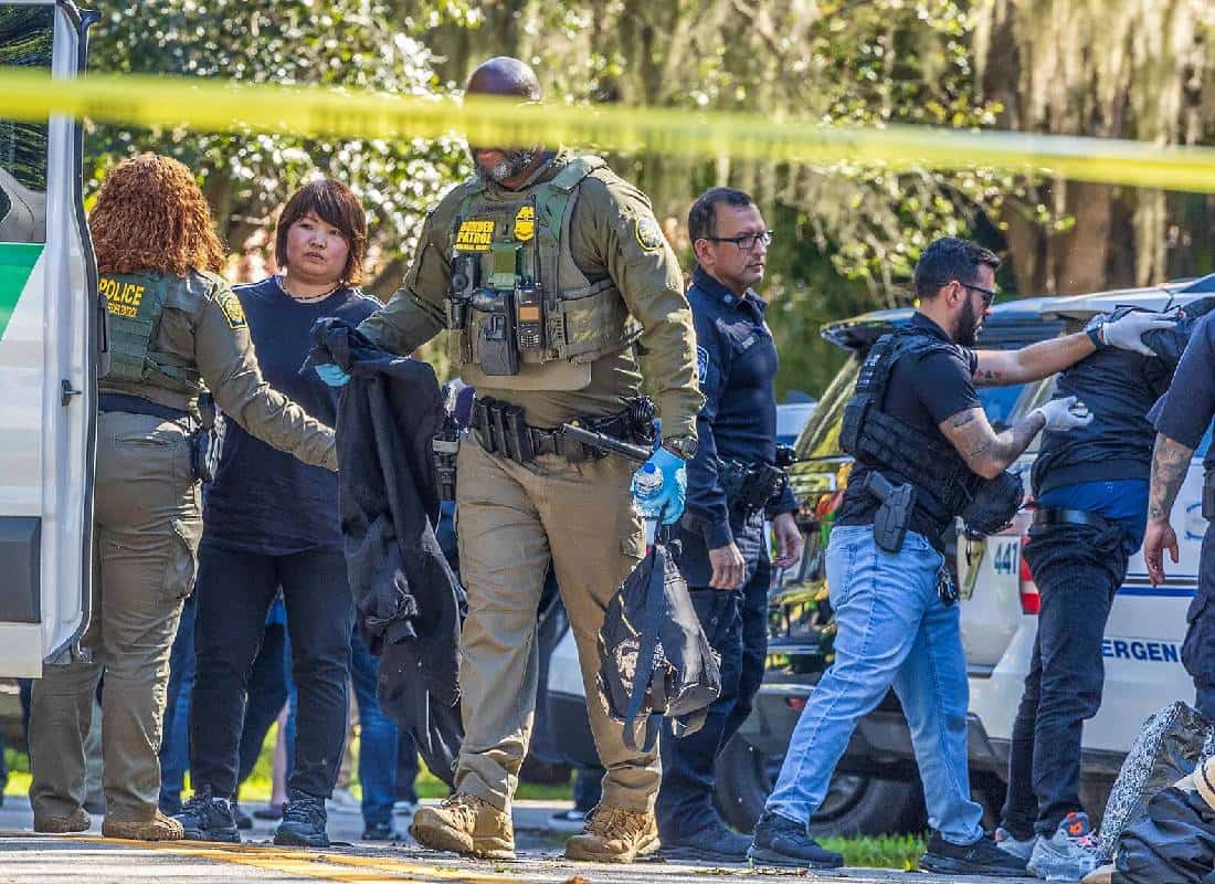 מבצע הגירוש הגדול: 780 מהגרים נעצרו בפלורידה במבצע משותף של ICE וכוחות מקומיים