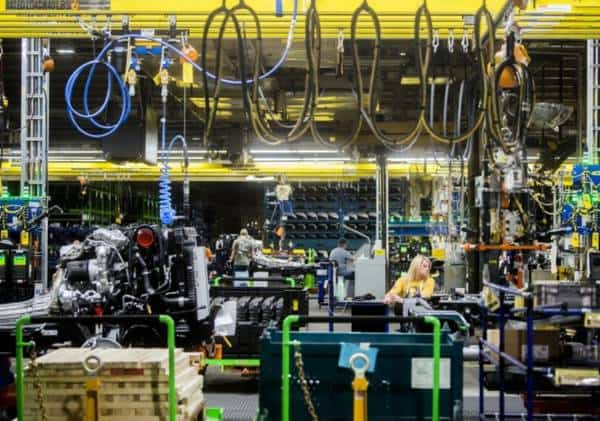 שפל בהזמנות חדשות במהלך חודש אוגוסט: מלחמת הסחר פגעה בתעשייה האמריקאית