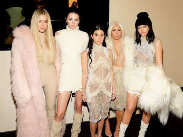 איך נשרוד עכשיו? האחיות קרדשיאן-ג'נר סוגרות את האפליקציות שלהן