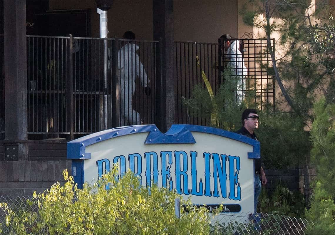 "פצע פתוח": ארבע שנים לטבח בבר 'בורדרליין' בדרום קליפורניה