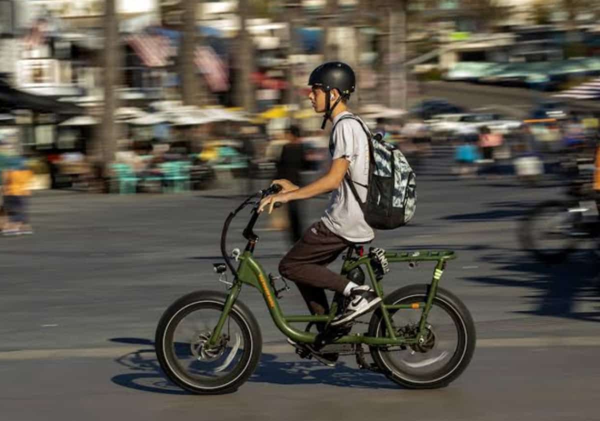 ההורים קונים אופניים - הילדים מקבלים אופנוע: האזהרה בקליפורניה