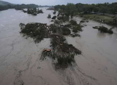 התעלמו מהאזהרות: איך התרחשו שני האסונות הקטלניים ביותר של 2025 בארה"ב