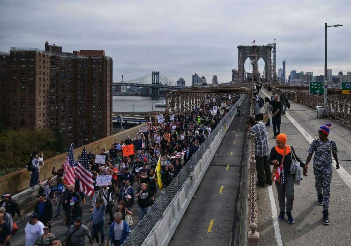 בתגובה לחובת החיסונים: מחאת ענק של עובדים בעיריית ניו יורק