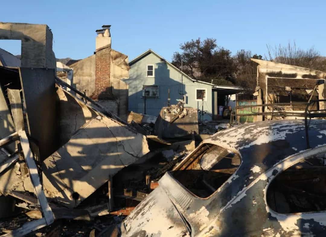 "הבית שלא נשרף": הסודות מאחורי הבתים ששרדו את השריפות בלוס אנג'לס