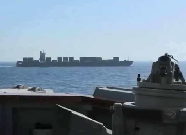 השתלטות בלב הים: מארינס עלו על ספינה איראנית — וטהראן מאיימת בנקמה