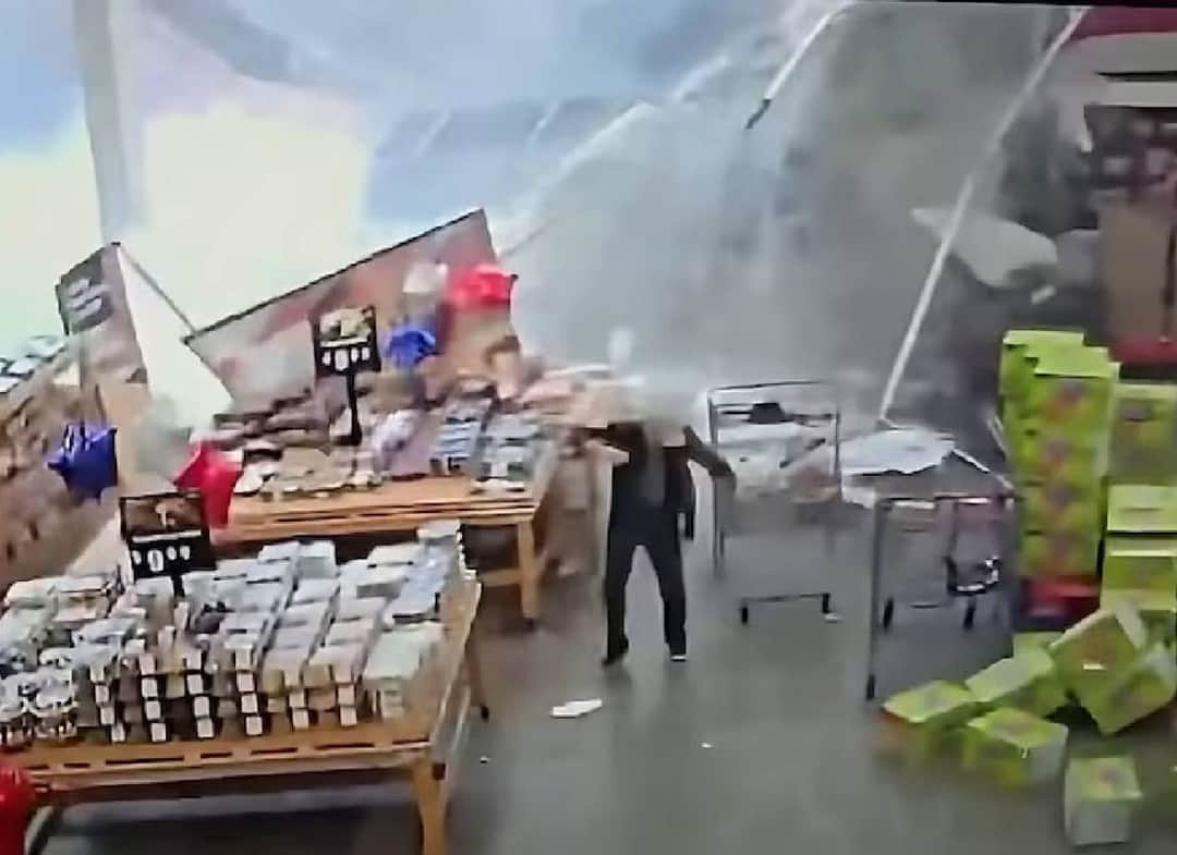 אסון שנמנע בנס: גג קרס בסופר ליד קהילה יהודית גדולה בניו ג'רזי